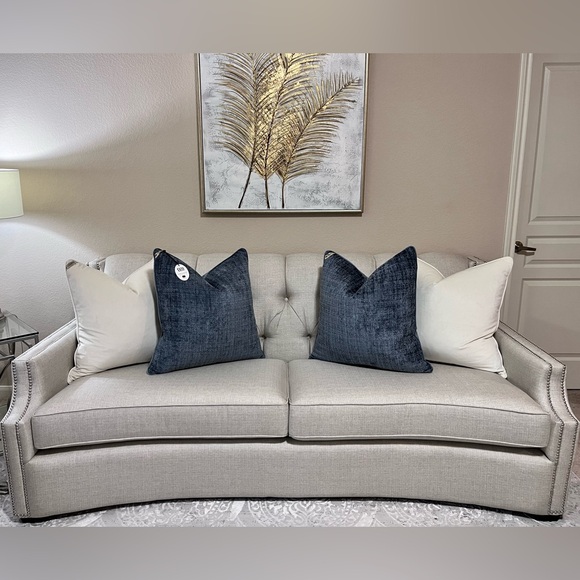 1-NWT CALLISTO HOME VELVET WEAVE DESIGN DECORATIVE PILLOWS (Read description) - Picture 8 of 17